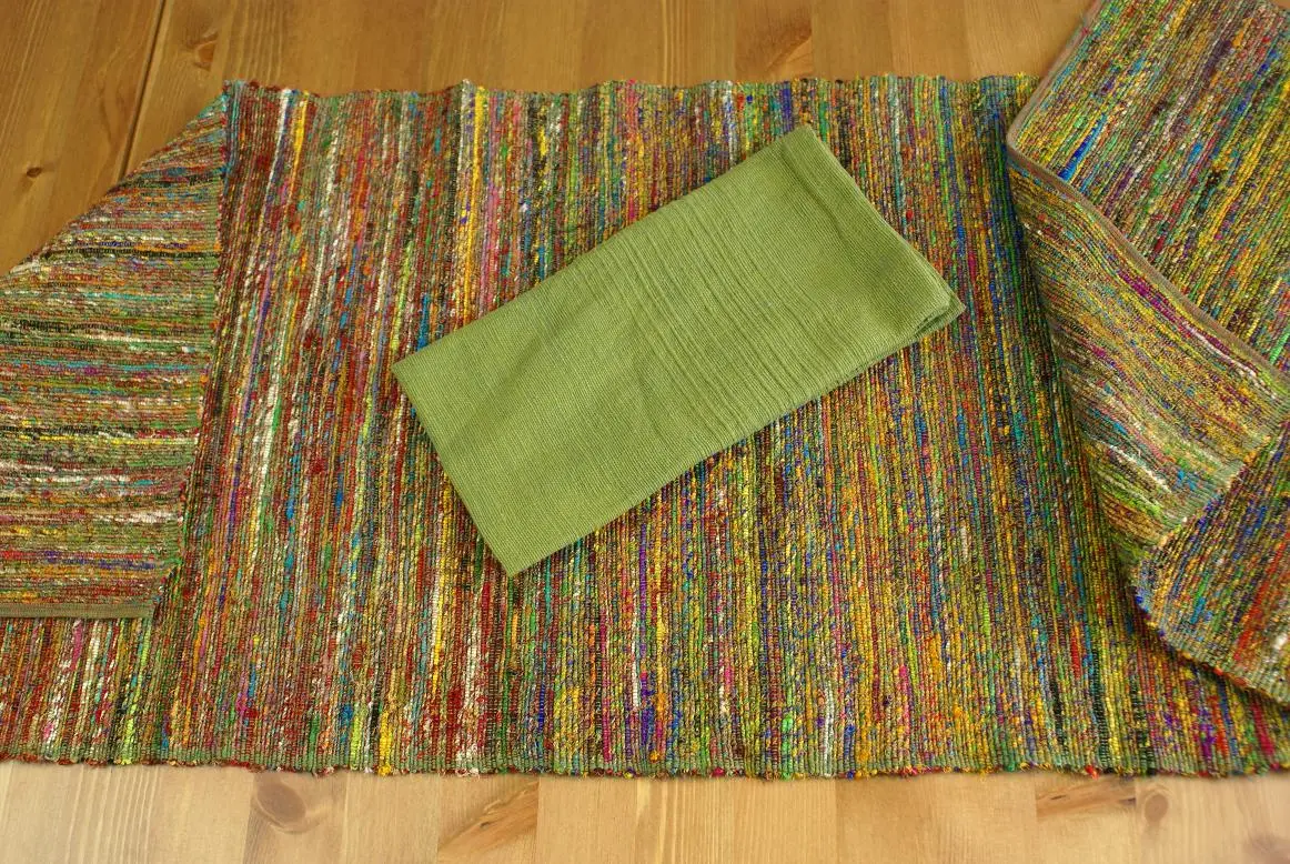 Chemin de table éthiopien vert bleu en soie recyclée filée et tissé à la main