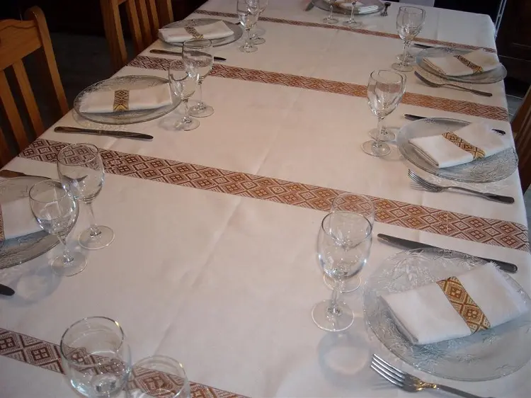 Nappe artisanale réversible Saba Ecru Tibeb Doré en coton éthiopien filé à la main et tissée à la main