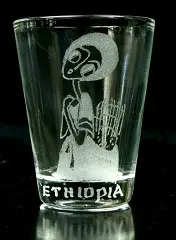 Verre à liqueur gravé éthiopien