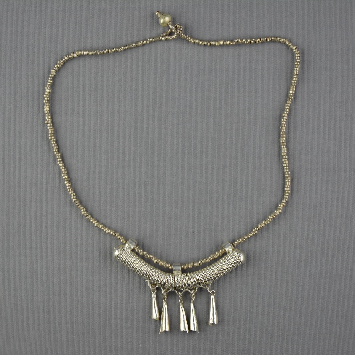 Collier éthiopien plaqué argent fait à la main