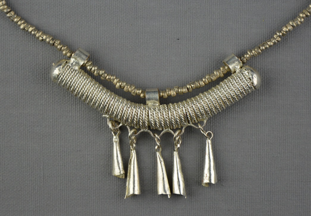 Collier éthiopien plaqué argent fait à la main