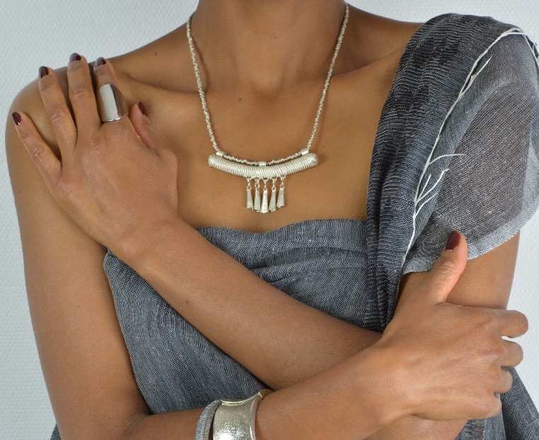 Collier éthiopien plaqué argent fait à la main
