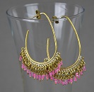 Boucles d'oreilles équitables ethiopiennes uniques entièrement faites à la main en laiton et perles de verre faites aussi à la main