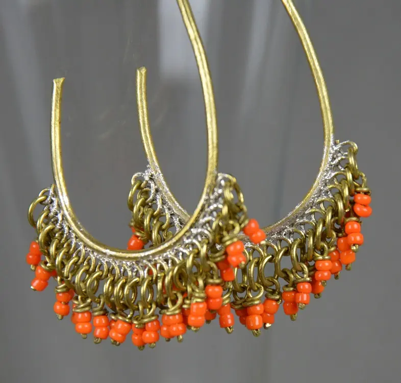 Boucles d'oreilles Konjit Orange entièrement faites à la main en laiton et perles de verre