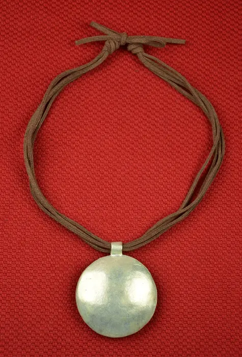 collier éthiopien Abyssinia Chocolat Busqué entièrement fait à la main en matériaux recyclés plaqués argent