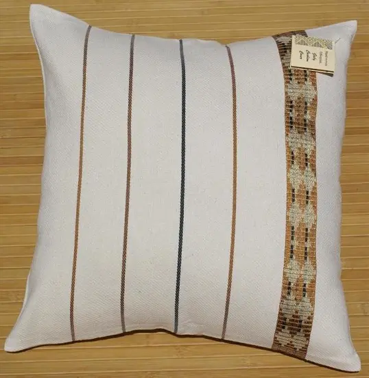 Housse de coussin Châines Etoilées avec Tibeb en coton éthiopien et rayonne, tissée artisanalement