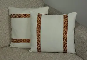Housse de coussin Tribu Rouge en coton éthiopien filé à la main