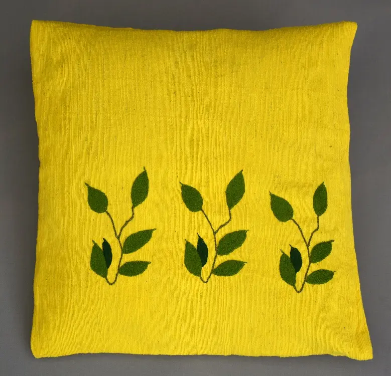 Housse de coussin Rameau Banane en coton éthiopien filé, tissée et brodée à la main