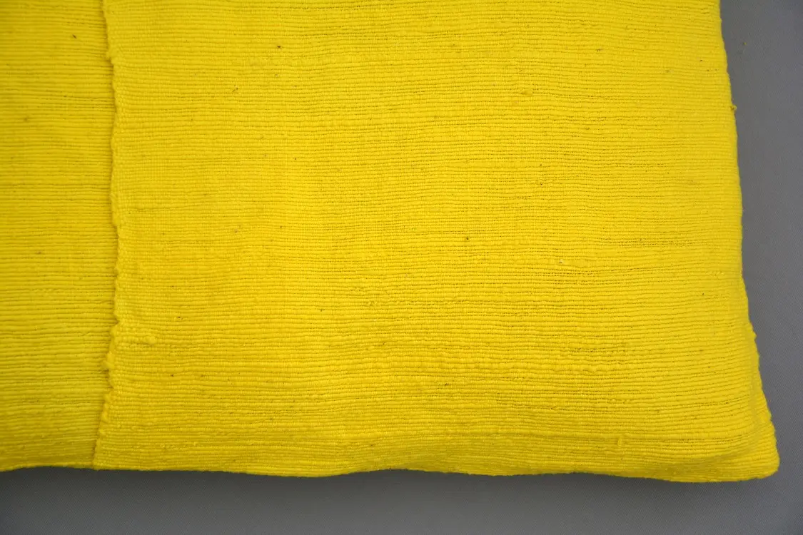 Housse de coussin Rameau Banane en coton éthiopien filé, tissée et brodée à la main