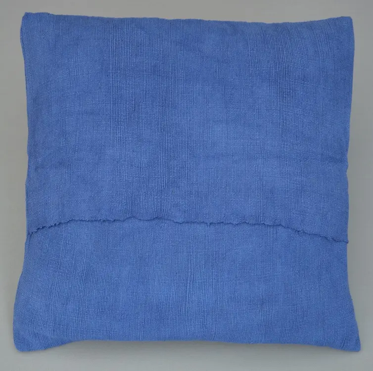 Housse de coussin Rameau Bleu en coton éthiopien filé, tissée et brodée à la main
