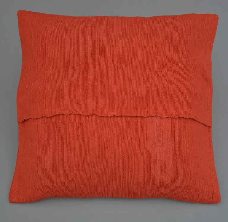 Housse de coussin Rameau Cardinal en coton éthiopien filé, tissée et brodée à la main