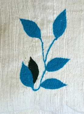 Housse de coussin Rameau Ecru en coton éthiopien filé, tissée et brodée à la main