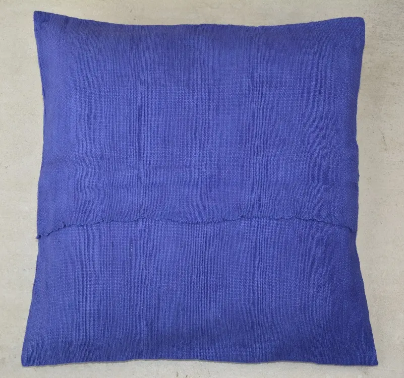 Housse de coussin Rameau Klein en coton éthiopien filé, tissée et brodée à la main
