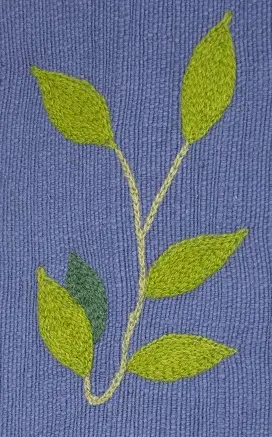 Housse de coussin Rameau Marine en coton éthiopien filé, tissée et brodée à la main