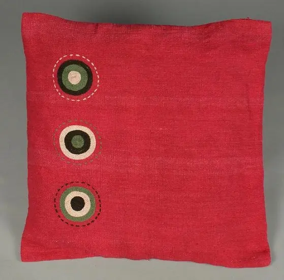 Housse de coussin Sphère Framboise en coton éthiopien filé, tissée et brodée à la main