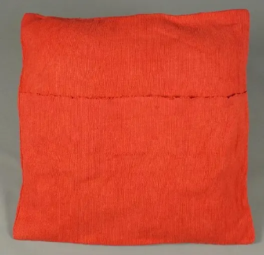 Housse de coussin Sphère Rouge en coton éthiopien filé, tissée et brodée à la main
