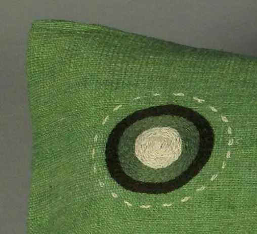 Housse de coussin Sphère Vert en coton éthiopien filé, tissée et brodée à la main