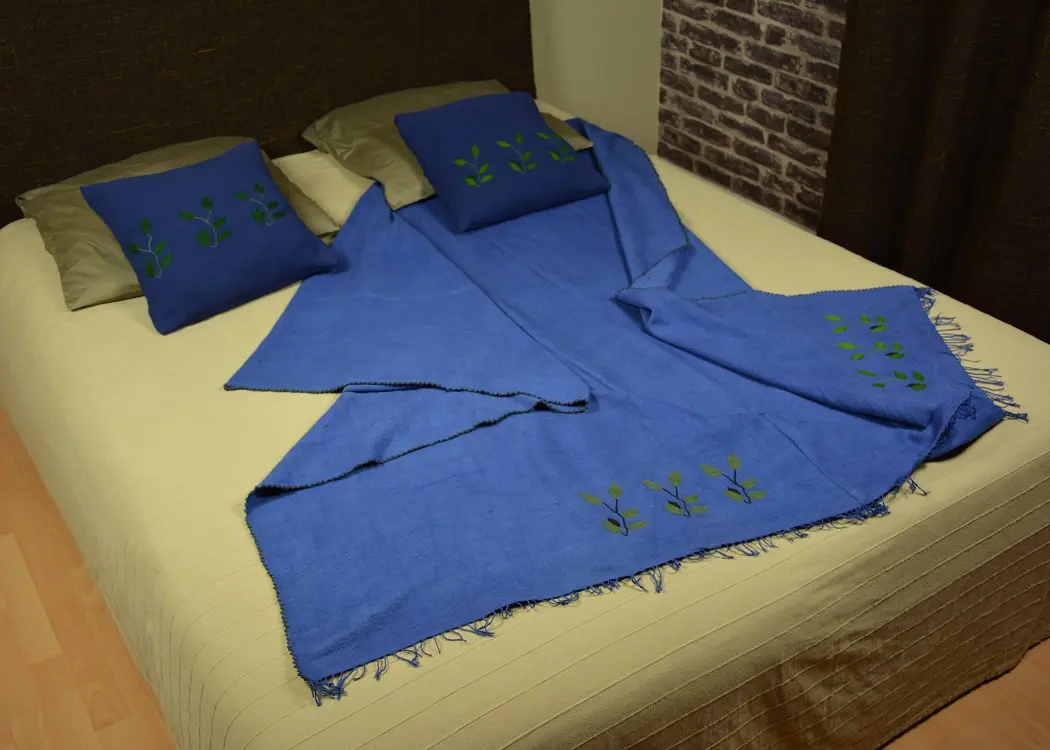 Jeté de canapé, couvre lit Rameau Bleu fait main en coton éthiopien