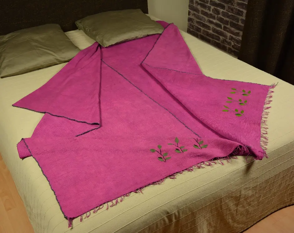 Jeté de canapé, couvre lit Rameau Magenta fait main en coton éthiopien