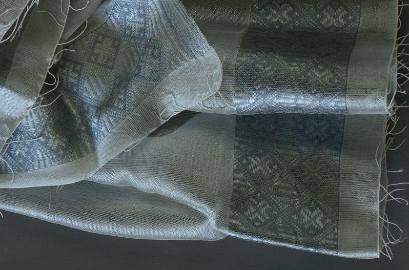 Echarpe éthiopienne équitable en coton éthiopien mélangé à de la rayonne: Gris foncé.