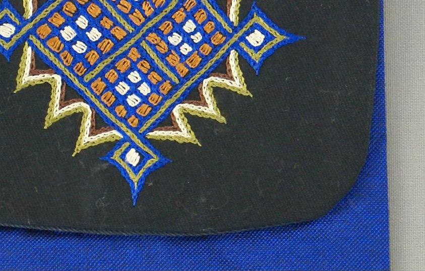 Sacoche équitable éthiopienne bleu noir pour smartphone tissée à la main en Ethiopie