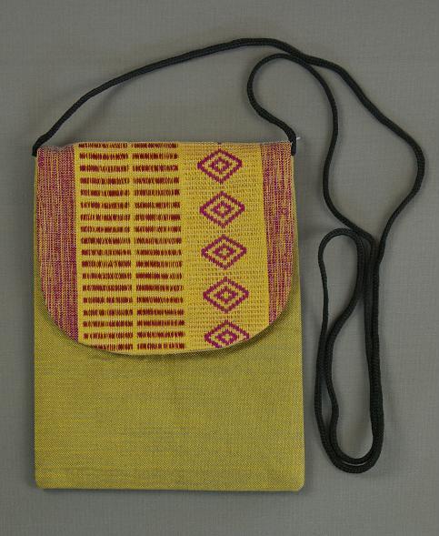 Jolie sacoche fuschia éthiopienne équitable pour smartphone tissée à la main en Ethiopie