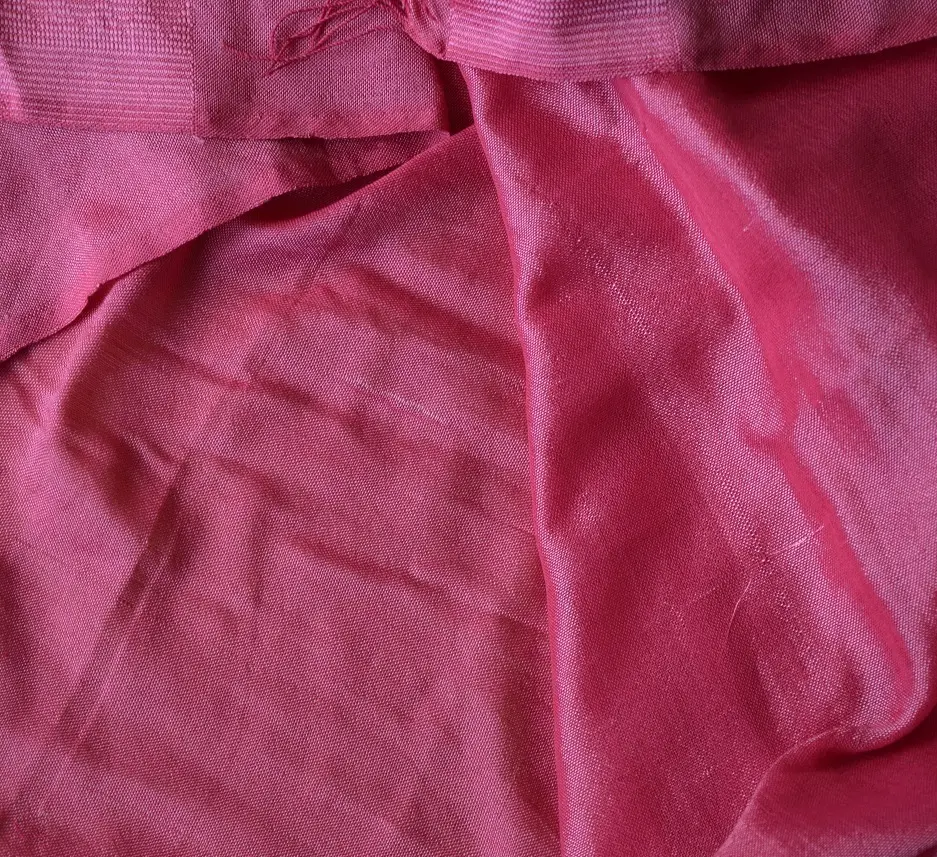 Echarpe africaine Rose Ultra en Rayonne & Polyester tissée à la main