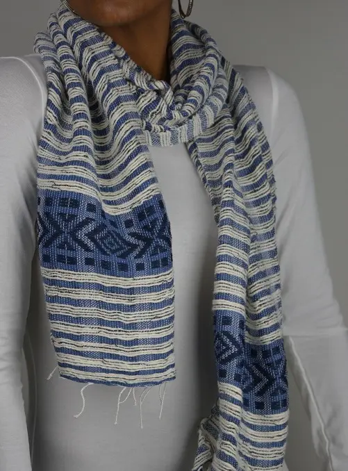 Echarpe équitable cobalt en coton éthiopien filé à la main à gros fil et acrylique