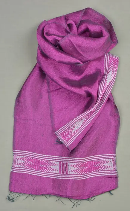 Echarpe artisanale Fuchsia Blanc en coton éthiopien mélangé à de la rayonne, tissée à la main