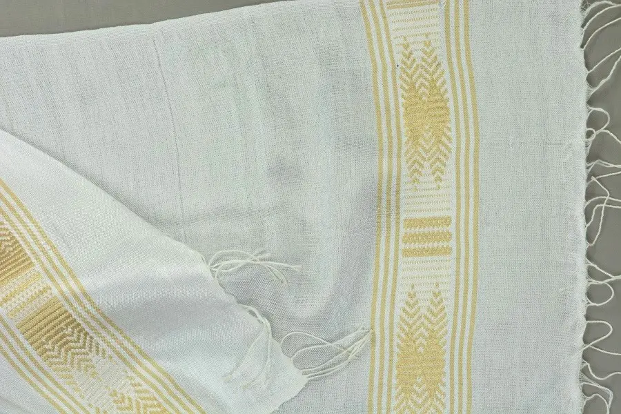 Echarpe équitable Blanche Blé en coton éthiopien mélangé à de la rayonne, tissée à la main