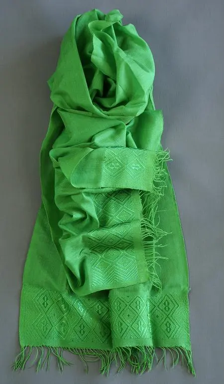 Echarpe africaine verte en Rayonne & Polyester tissée à la main