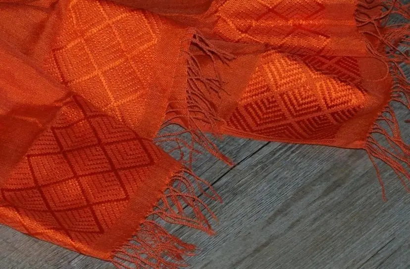 Echarpe africaine orange en Rayonne & Polyester tissée à la main