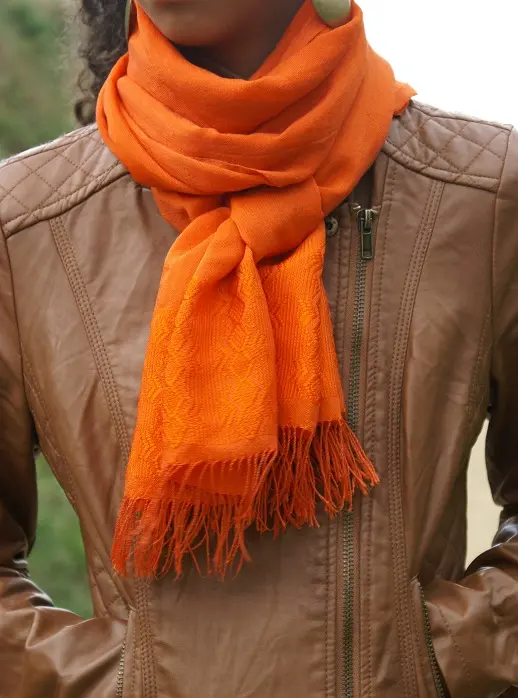 Echarpe africaine orange en Rayonne & Polyester tissée à la main