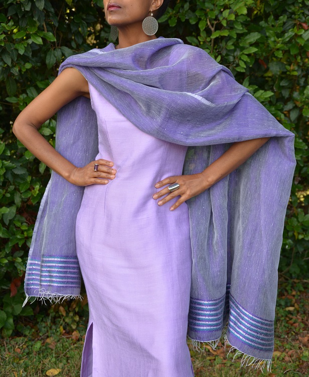 Douce écharpe équitable éthiopienne Violet bleu en coton éthiopien et rayonne.