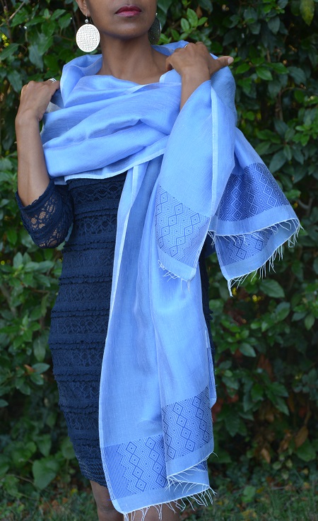 Très Belle écharpe ethiopienne équitable bleue en coton éthiopien et rayonne.