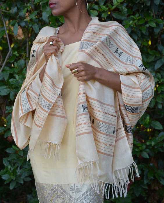 Agréable écharpe ethiopienne équitable Vanille en coton éthiopien et rayonne.