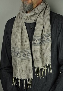 Echarpe éthiopienne artisanale en polyester tissée à la main: Arada perle