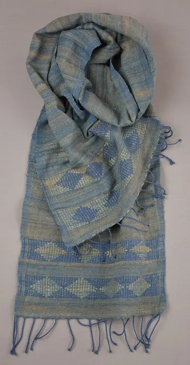 Echarpe éthiopienne bleue turquin sable en pure soie sauvage bio filée et tissée à la main