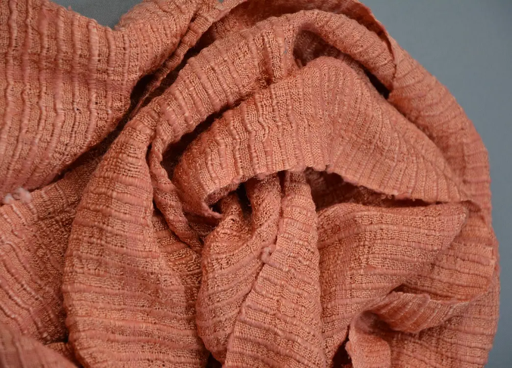 Echarpe éthiopienne Corail 2 en pure soie sauvage tissée à la main