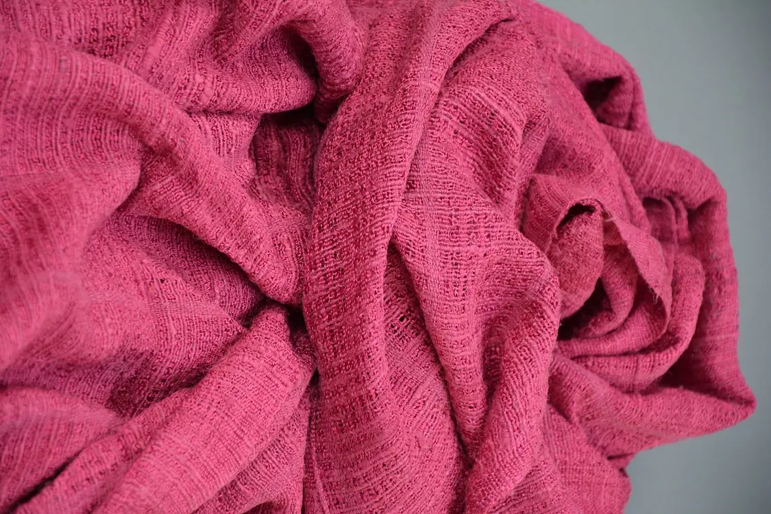 Echarpe éthiopienne Fuchsia 1 en pure soie sauvage tissée à la main