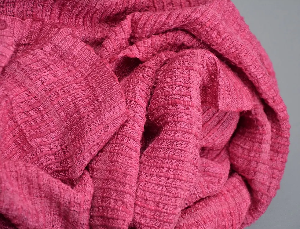 Echarpe éthiopienne Fuchsia 2 en pure soie sauvage tissée à la main