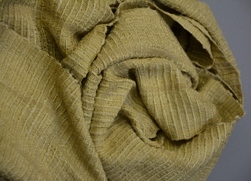 Echarpe éthiopienne olive en pure soie sauvage tissée à la main