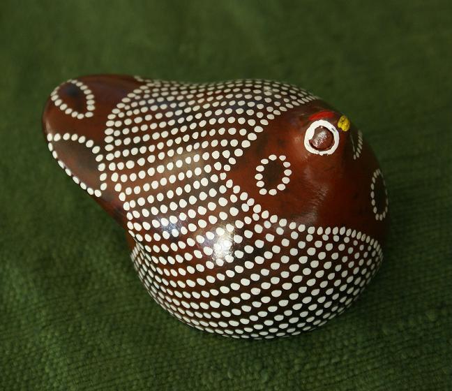 Petites poules éthiopiennes en poterie artisanale
