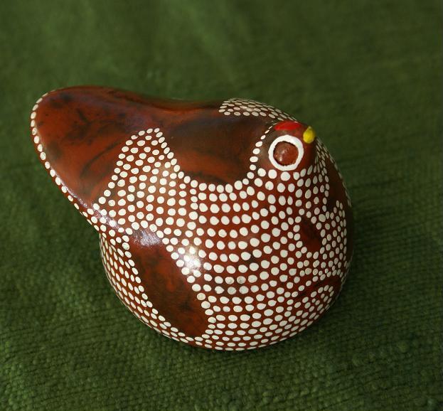 Petites poules éthiopiennes en poterie artisanale