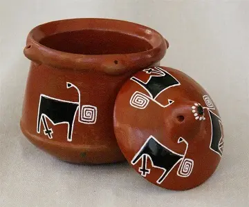 Petit pot en poterie éthiopienne artisanale