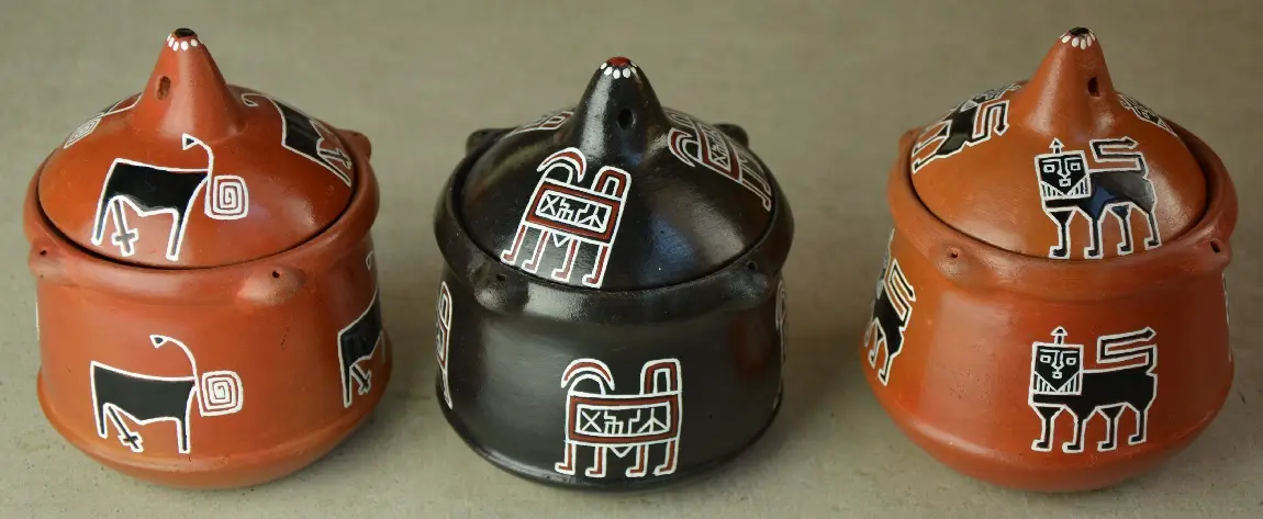 Petit pot en poterie éthiopienne artisanale