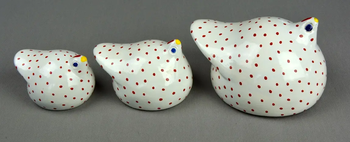 Petites pintades éthiopiennes blanches en poterie équitable
