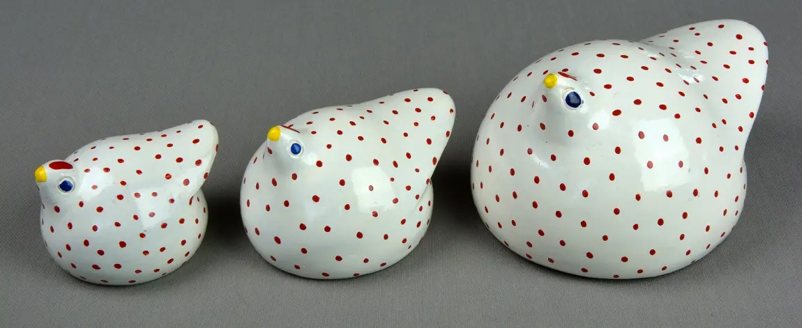 Petites pintades éthiopiennes blanches en poterie équitable