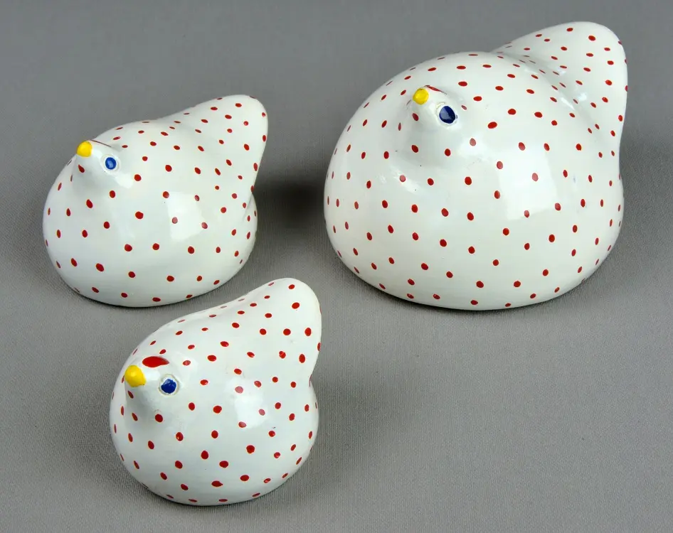 Petites pintades éthiopiennes blanches en poterie équitable