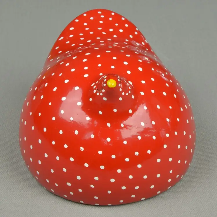 Petites pintades éthiopiennes rouges en poterie équitable
